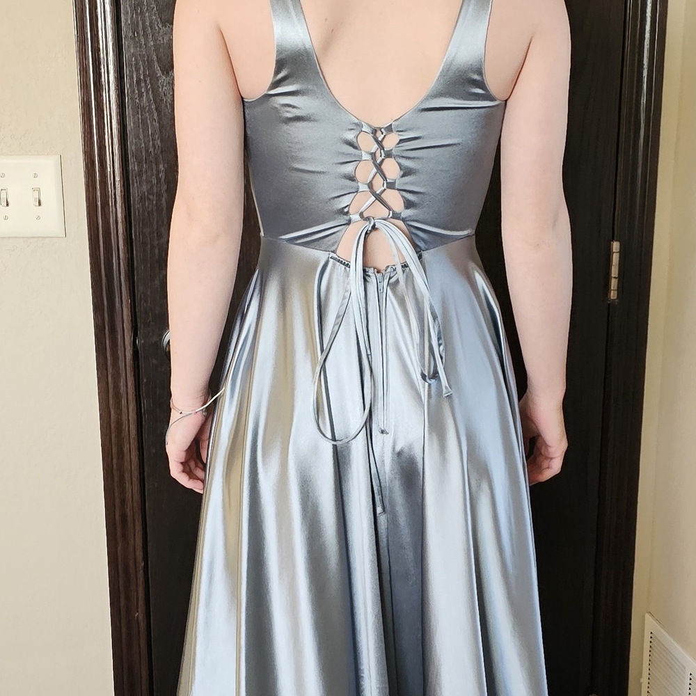 NWT Windsor Blue A-line Dress with Scoop Neck for Prom